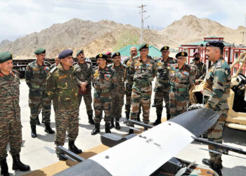 LADAKH, MAY 12 (UNI):- Chief of Army Staff General Manoj Pande visiting Ladakh Sector on Thursday. UNI PHOTO-68U