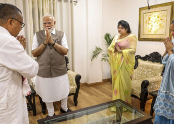 Kanpur: Prime Minister Narendra Modi meets the family members of Pahalgam terror attack victim Shubham Dwivedi, in Kanpur, Friday, May 30, 2025. (PTI Photo) (PTI05_30_2025_000393A)