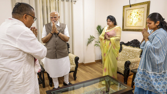 Kanpur: Prime Minister Narendra Modi meets the family members of Pahalgam terror attack victim Shubham Dwivedi, in Kanpur, Friday, May 30, 2025. (PTI Photo) (PTI05_30_2025_000393A)